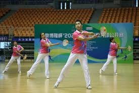 足球国足训练课发生小插曲，球员被逗笑